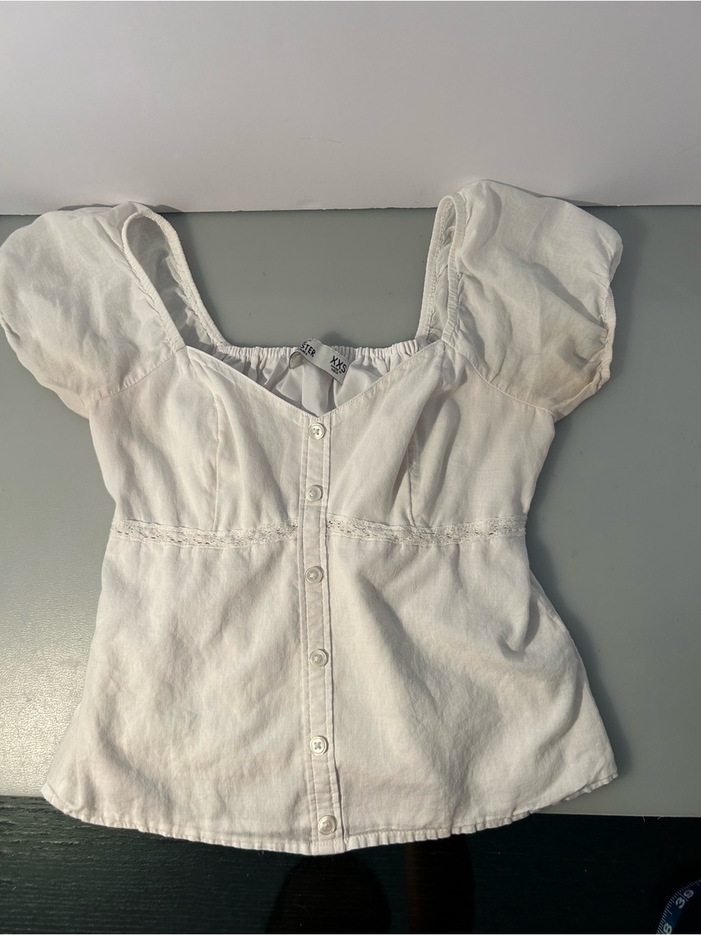 Hollister girls white Cotten top size XXS
